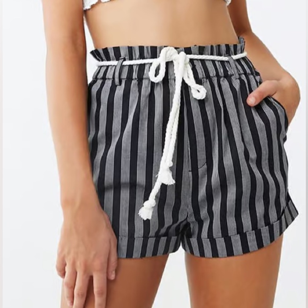 NWT Forever 21 Black Cream Striped High Waist Shorts w/ Rope Belt Size Large